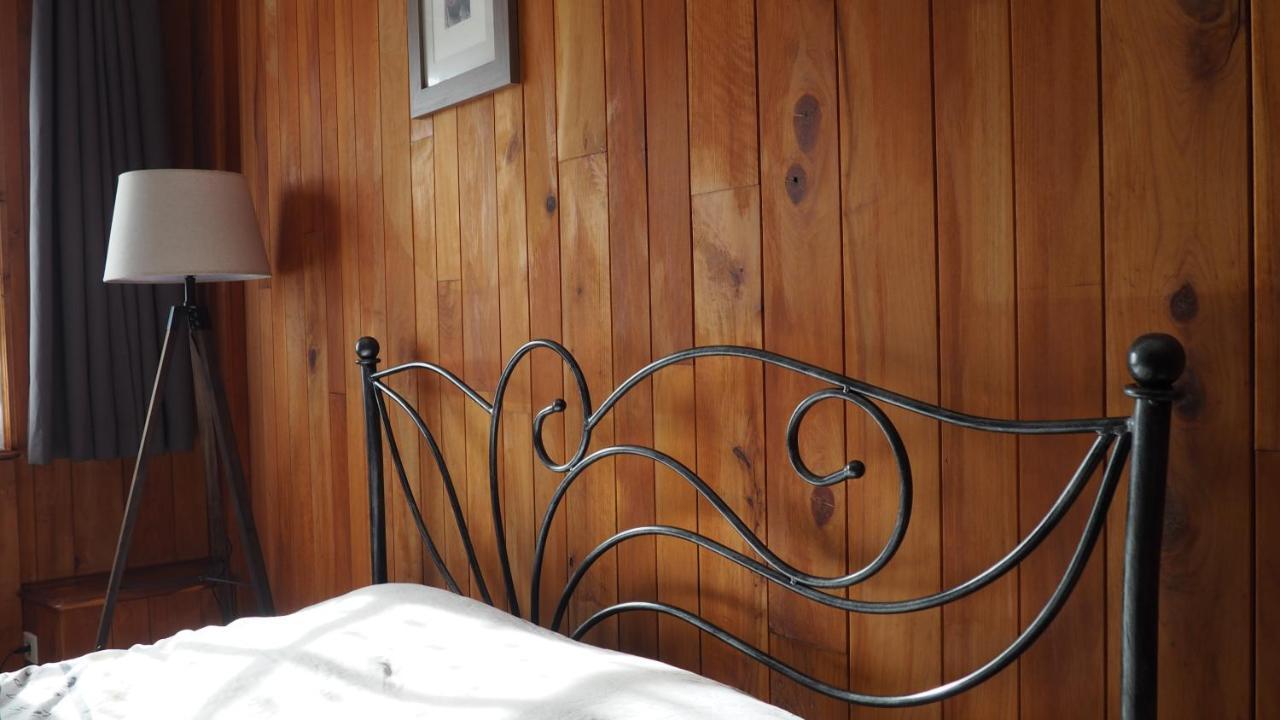 Bed and Breakfast Au Pied du Pont à Châteauneuf-du-Faou Extérieur photo